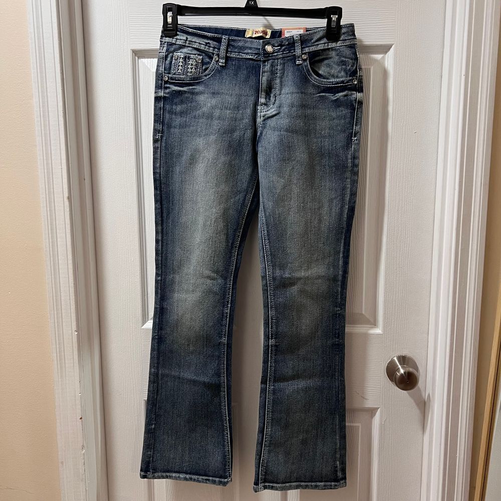 Mudd Girls  Medium Wash Boot Cut‎ Jeans with Embellished Back Pockets- Girls 16